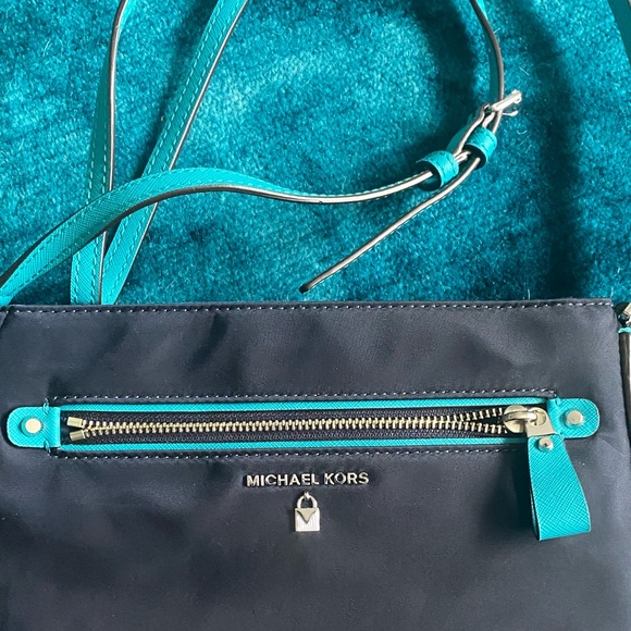 Michael Kors navy/aqua nylon crossbody bag - Picture 3 of 8